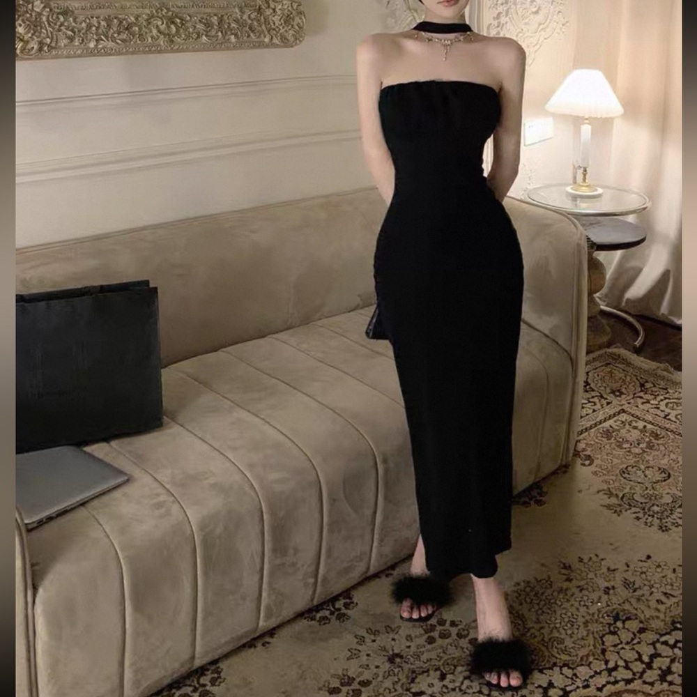 Elegant Black and Cream Halter Dress - Picture 2 of 3